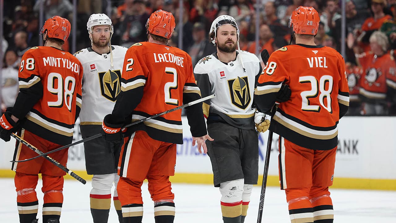 Golden Knights and Avalanche game action